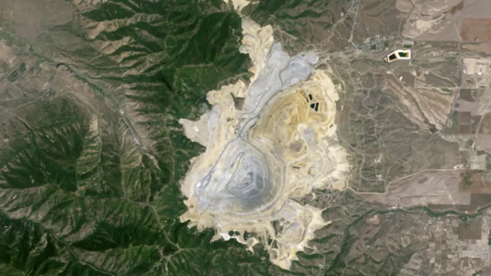 Bingham Canyon from orbit, 5 Jul 2005