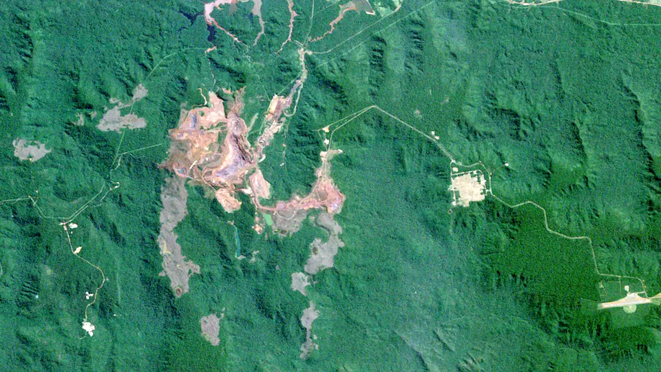 Carajás from orbit, 1 Jul 2001