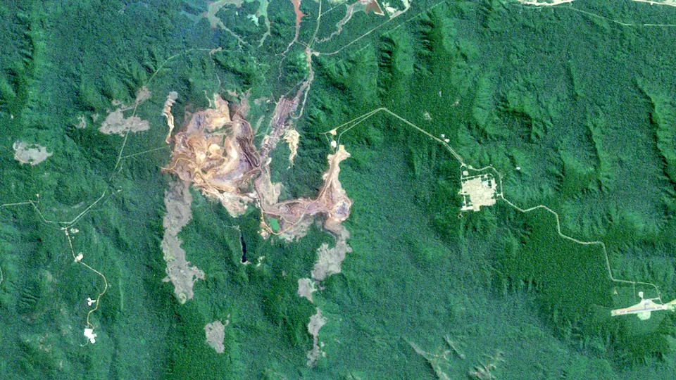 Carajás from orbit, 28 Jul 2005