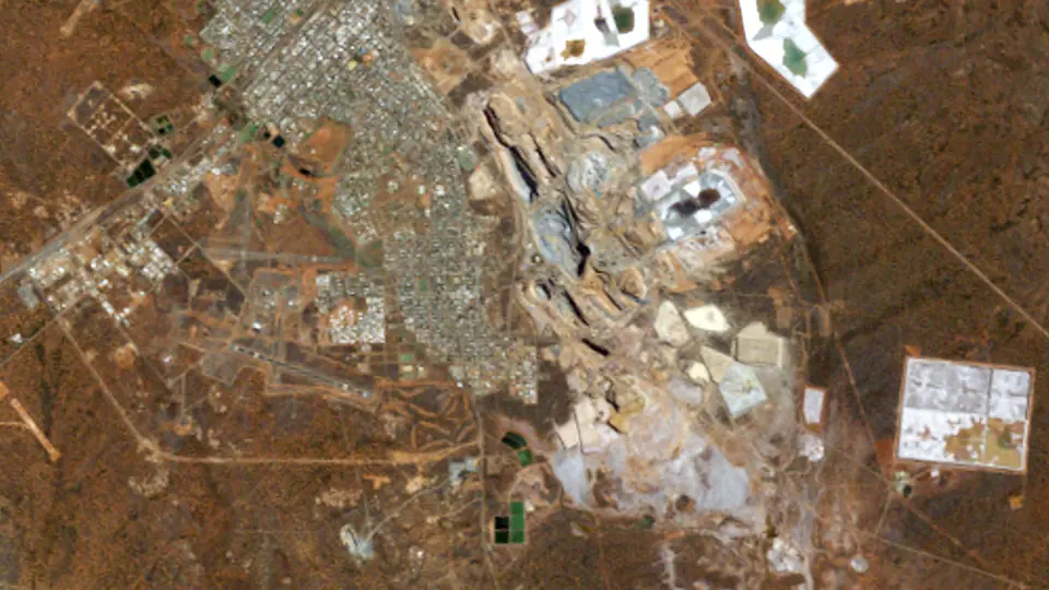 Kalgoorlie Super Pit from orbit, 4 Apr 1994