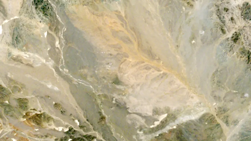 Oyu Tolgoi from orbit, 29 Aug 2000